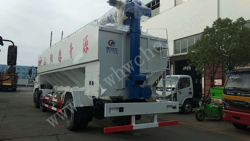 東風(fēng)天錦小三軸30方散裝飼料運(yùn)輸車(chē)   豬飼料車(chē)廠家報(bào)價(jià)