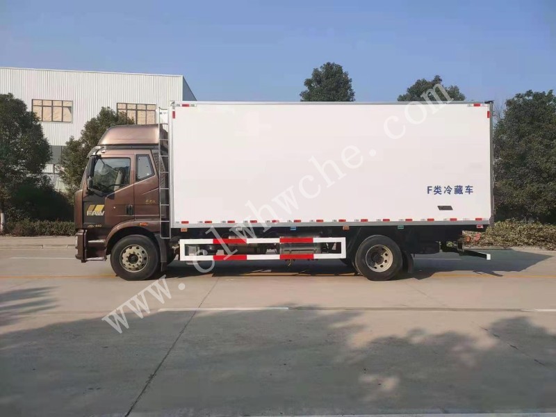 解放J6L型6.8米冷藏車(chē) 冷藏車(chē)價(jià)格 大型冷藏車(chē)廠家報(bào)價(jià)